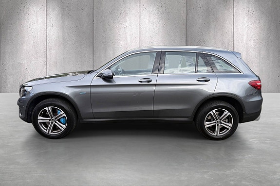Mercedes-Benz GLC350 e 4 of 5