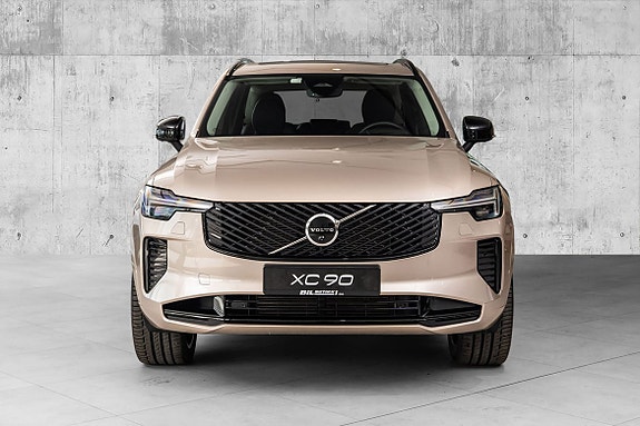Volvo XC90 3 of 30
