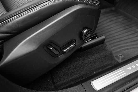 Volvo XC90 25 of 30