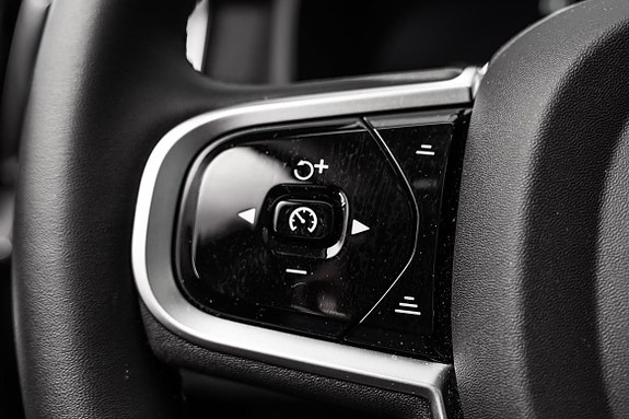Volvo XC90 17 of 30