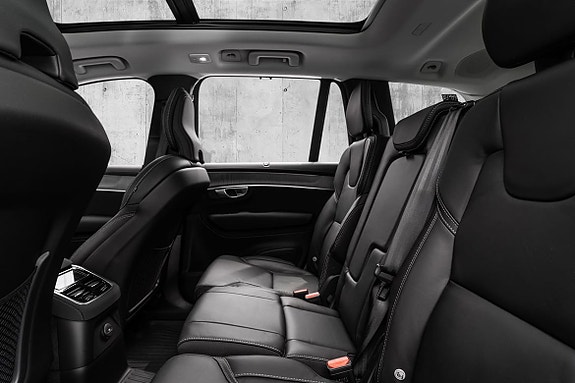 Volvo XC90 13 of 30