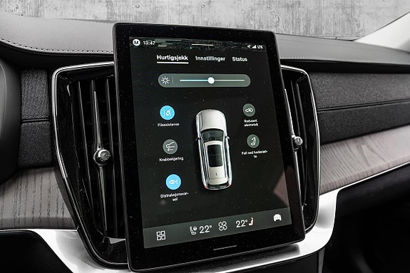 Volvo XC90 22 of 30