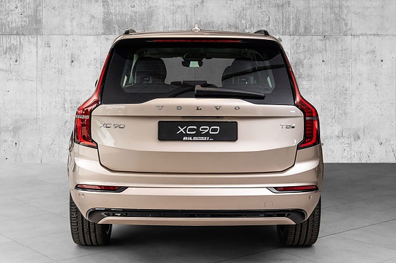 Volvo XC90 7 of 30