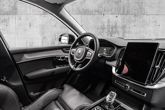 Volvo XC90 26 of 30