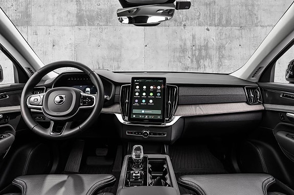 Volvo XC90 14 of 30
