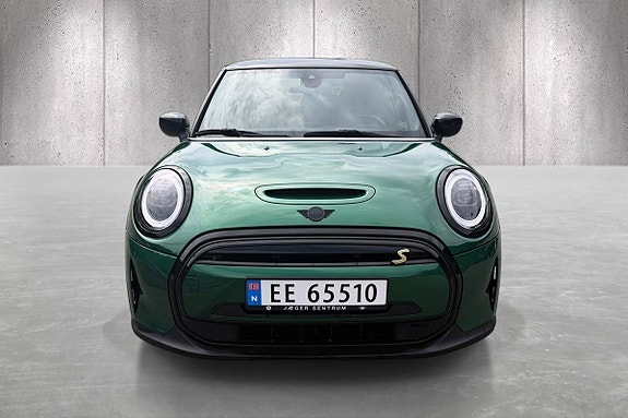 MINI Cooper SE 2 of 5