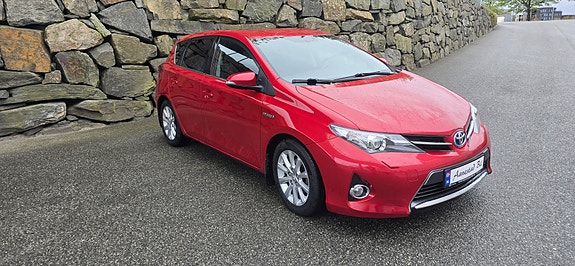 Toyota Auris 3 of 5