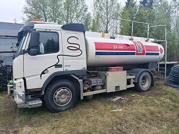 Volvo FM9 tank-/vannbil 5 of 5