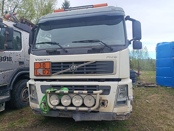 Volvo FM9 tank-/vannbil 2 of 5