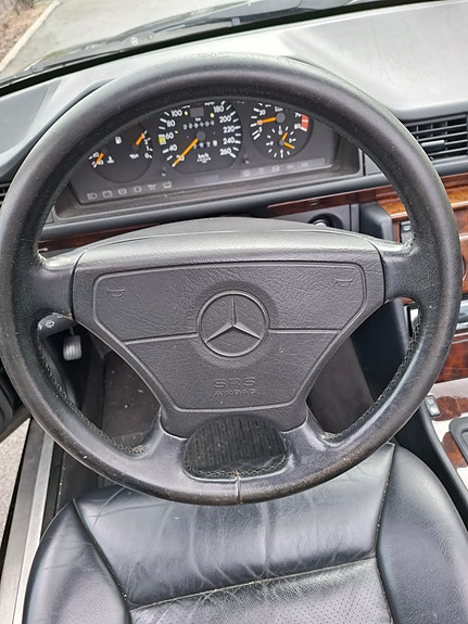Mercedes-Benz E300 14 of 27