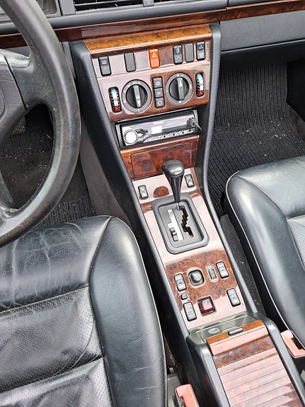 Mercedes-Benz E300 15 of 27