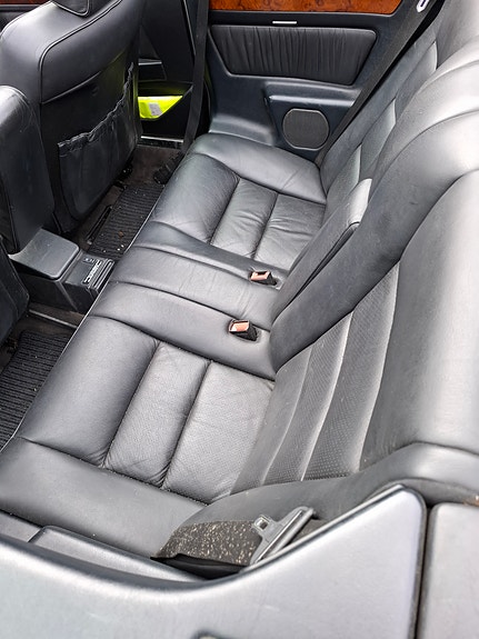 Mercedes-Benz E300 18 of 27