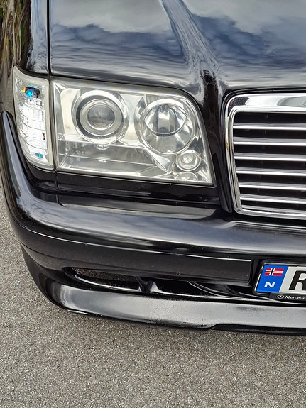Mercedes-Benz E300 26 of 27