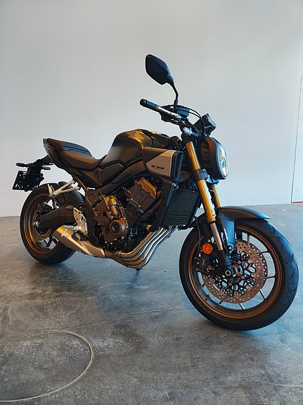 Honda CB650R MED E-Clutch! ** SPAR HELE 13.000 KR PÅ OVERLIGGER!! ** 2 of 5