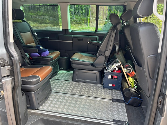 Volkswagen Multivan 11 of 30