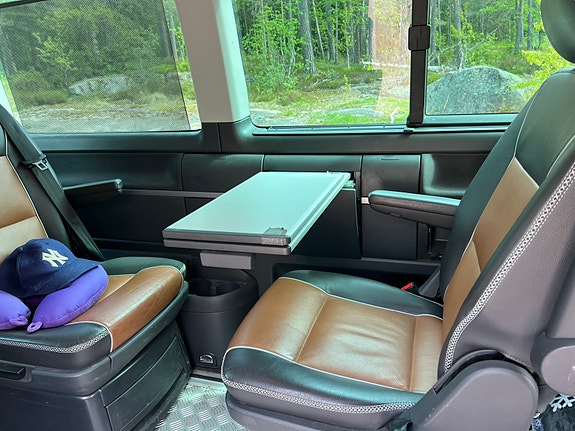 Volkswagen Multivan 13 of 30