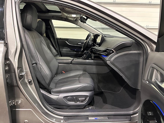 Toyota Mirai 11 of 25