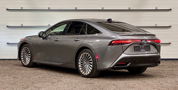 Toyota Mirai 4 of 25