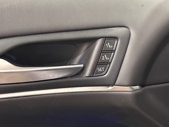 Toyota Mirai 10 of 25