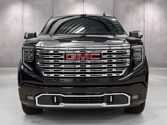 GMC Sierra 3 of 5