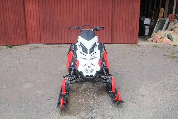Polaris 850 RMK Khaos Slash 10 of 16