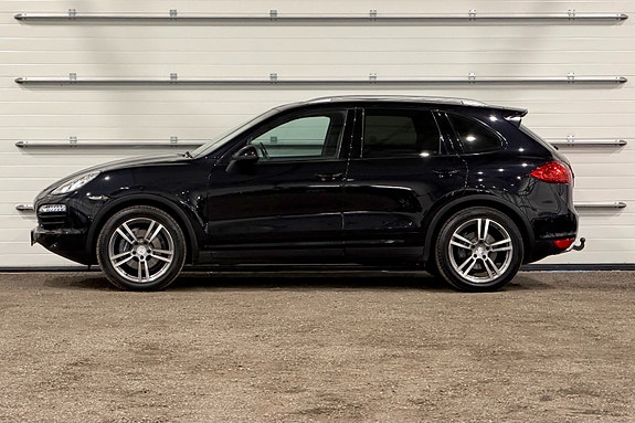 Porsche Cayenne 5 of 5