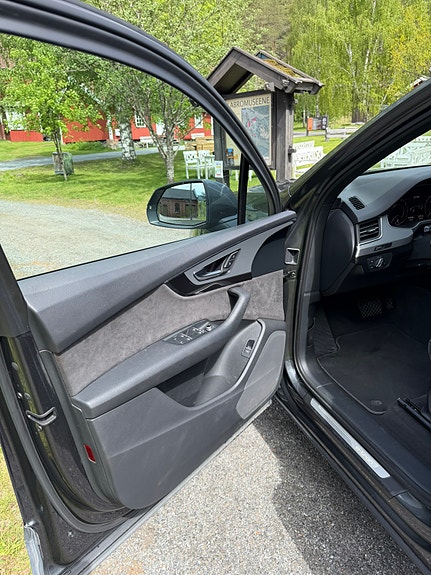 Audi Q7 13 of 30