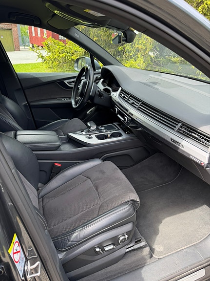 Audi Q7 12 of 30