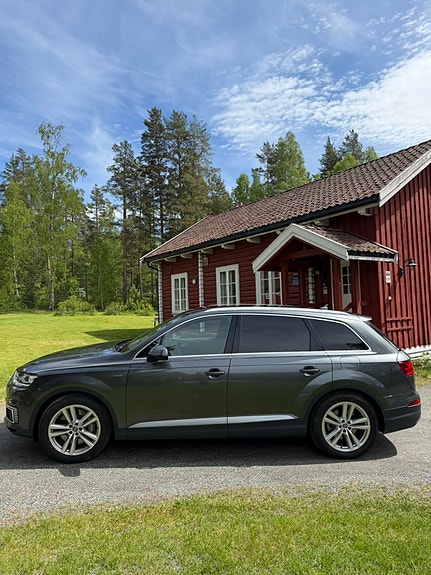 Audi Q7 8 of 30