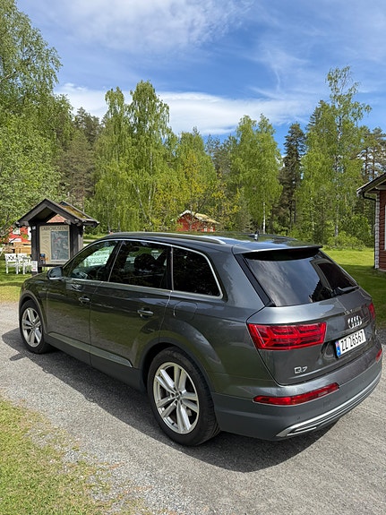 Audi Q7 7 of 30