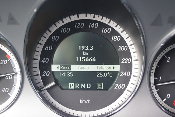 Mercedes-Benz GLK 25 of 30
