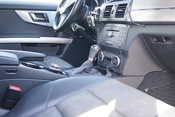 Mercedes-Benz GLK 15 of 30