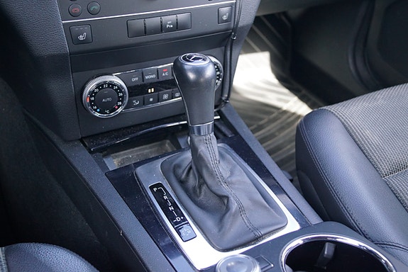 Mercedes-Benz GLK 29 of 30