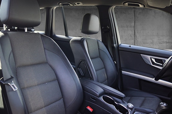 Mercedes-Benz GLK 14 of 30