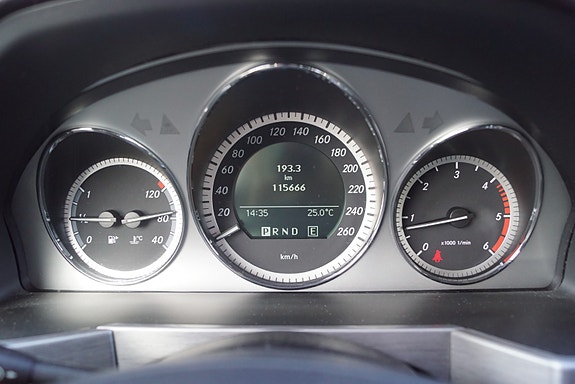 Mercedes-Benz GLK 24 of 30