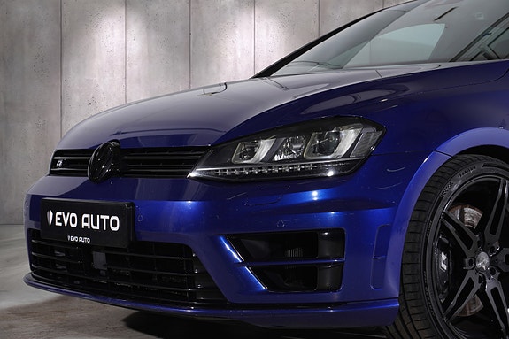 Volkswagen Golf VII 2 of 5