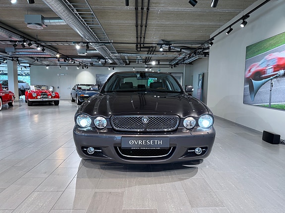 Jaguar XJ 5 of 22