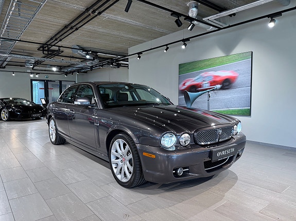 Jaguar XJ 2 of 22