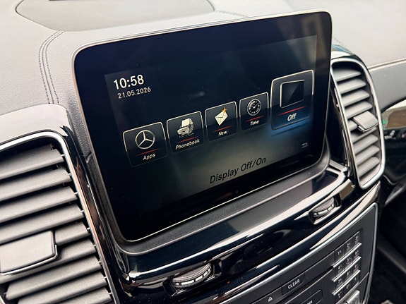 Mercedes-Benz GLS63 30 of 30