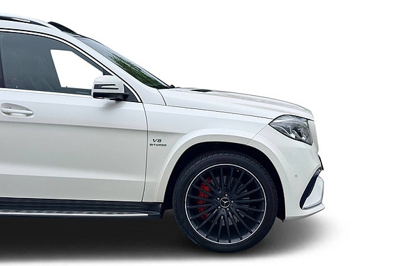 Mercedes-Benz GLS63 15 of 30