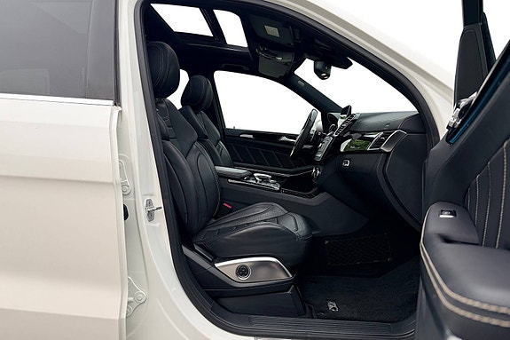 Mercedes-Benz GLS63 20 of 30