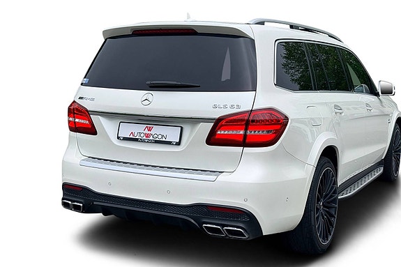 Mercedes-Benz GLS63 14 of 30