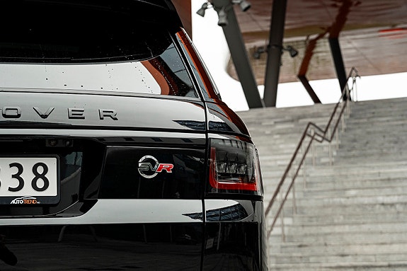 Land Rover Range Rover Sport 17 of 30