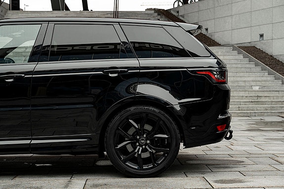 Land Rover Range Rover Sport 13 of 30