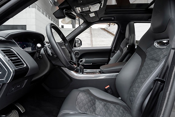 Land Rover Range Rover Sport 21 of 30