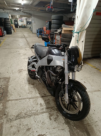 Buell XB9S Lightning 6 of 12
