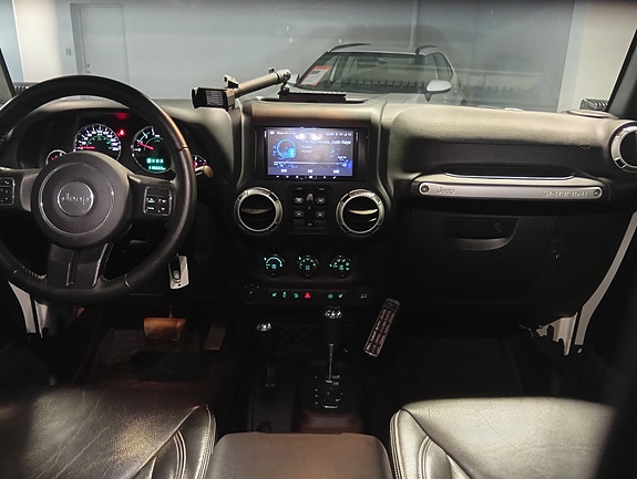 Jeep Wrangler 29 of 30