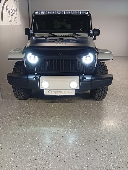 Jeep Wrangler 8 of 30