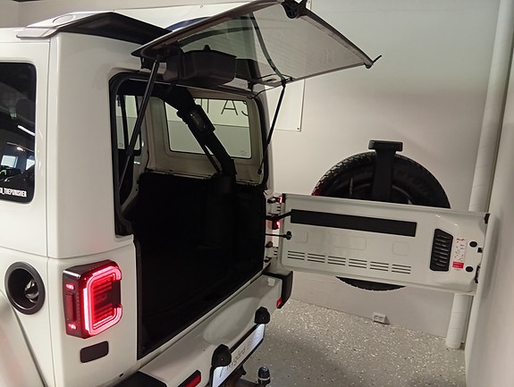 Jeep Wrangler 26 of 30