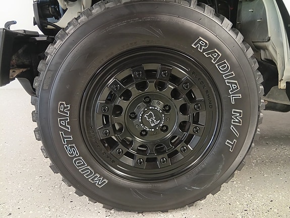 Jeep Wrangler 18 of 30